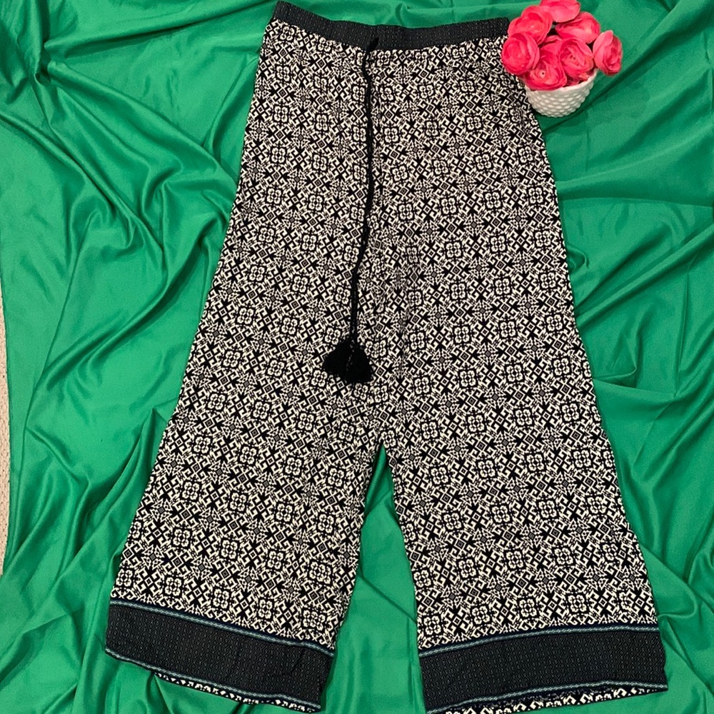 🌹 SANS SOUCI • Cute Wide Leg Jiggling Pants •